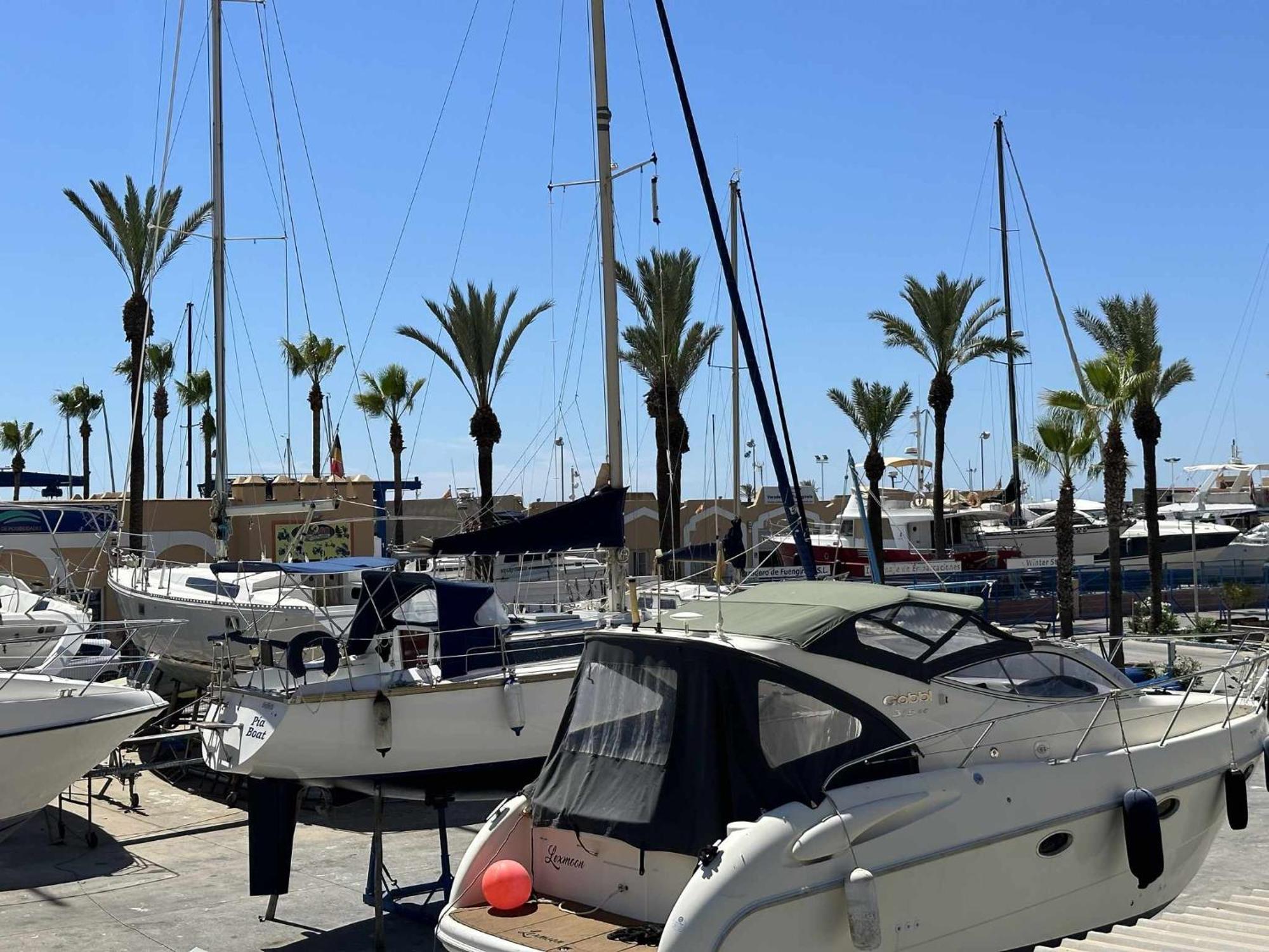 Estudio Pyr Privado Frente Al Puerto De Fuengirola Exterior photo
